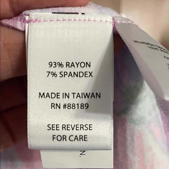 Lilly Pulitzer Sophiletta short sleeve dress in multi Disney dreaming’ - Picture 5 of 5